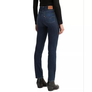 Levi's high rise 724 straight jeans size 27